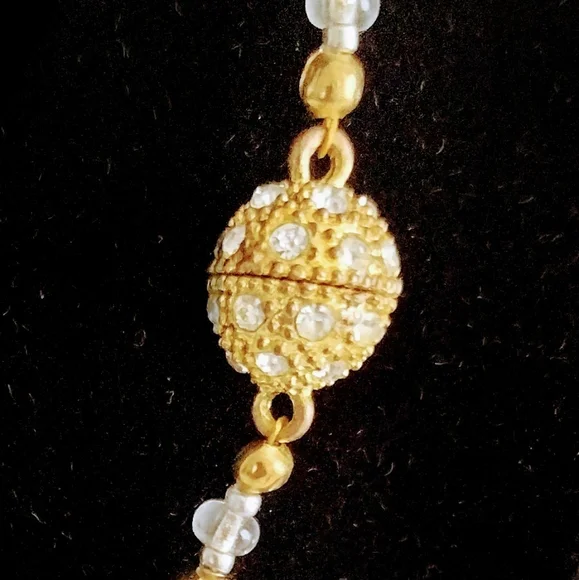 Ladies Handmade Necklace with a Fancy Magnetic Clasps - Picture 3 of 5